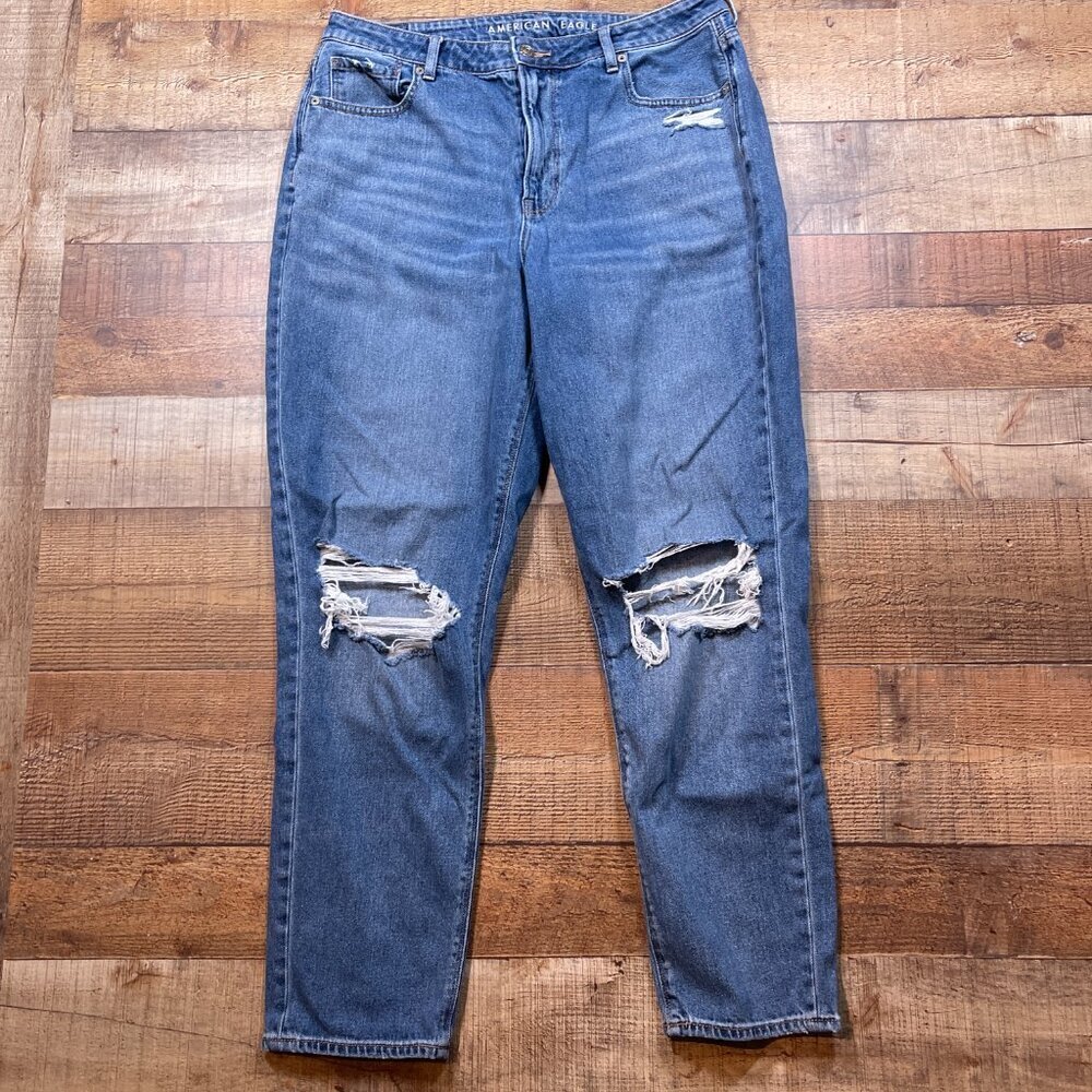 AEO Distressed Mom Jeans size 16 Long